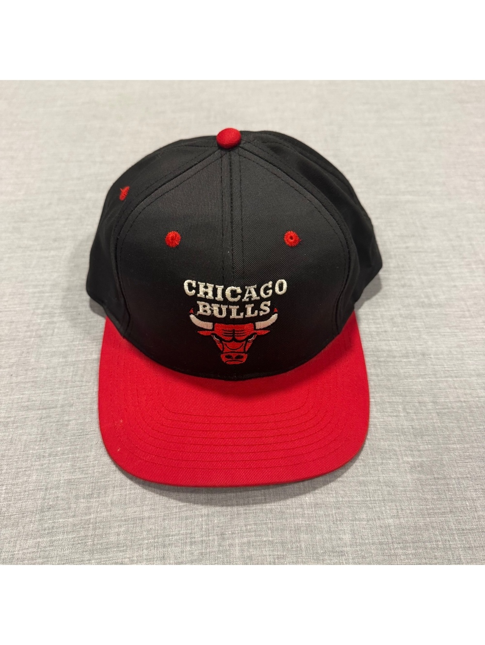 Chicago Bulls black red snapback cap